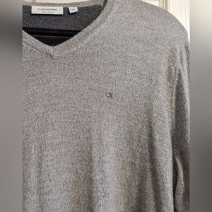 100% Merino Wool Calvin Klein Men's Size Medium Grey Sweater (New no tags)